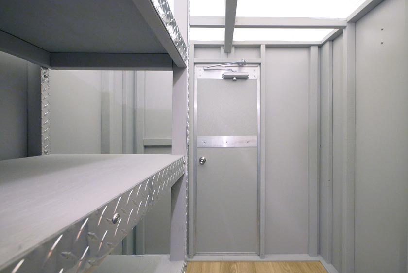 AMPLE SPACE INSIDE TO TURN AROUND