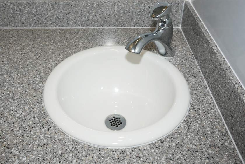 PORCELAIN SINKS FOR ADDED CONVENIENCE