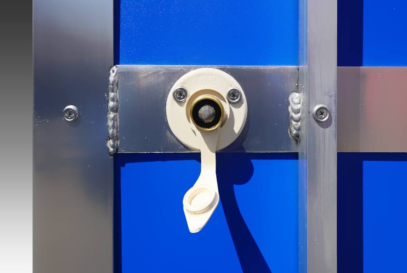 ¾” HOSE BIB CONNECTION WITH HINGED COVER