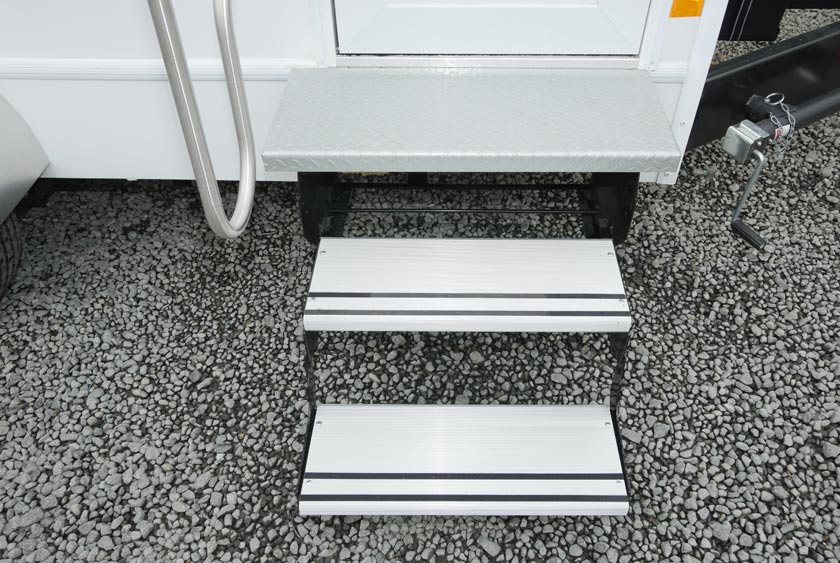 STURDY, NON-SLIP STAIRS WITH ALUMINUM HANDRAILS