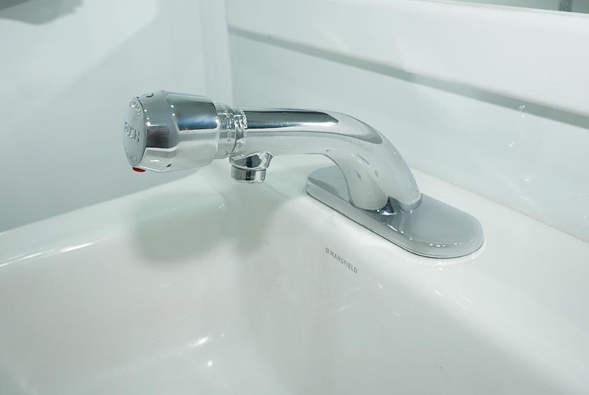 AUTOMATIC SHUTOFF STAINLESS STEEL FAUCET WITH HOT & COLD WATER