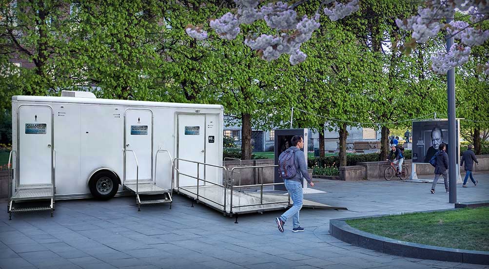 The Horizon ADA Restroom Trailer By The Park