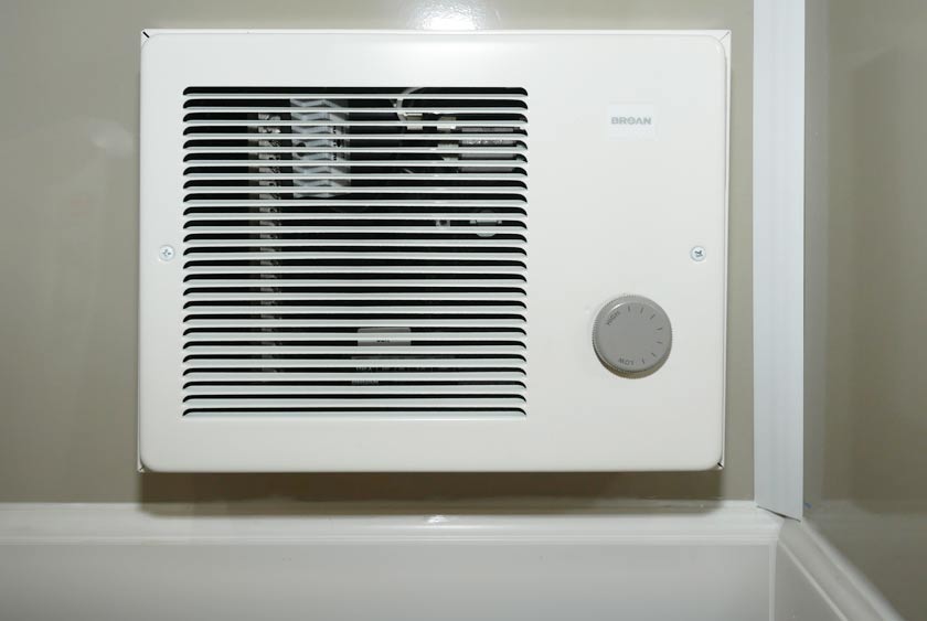 THERMOSTAT-CONTROLLED HEATER FOR COLD DAYS OR NIGHTS