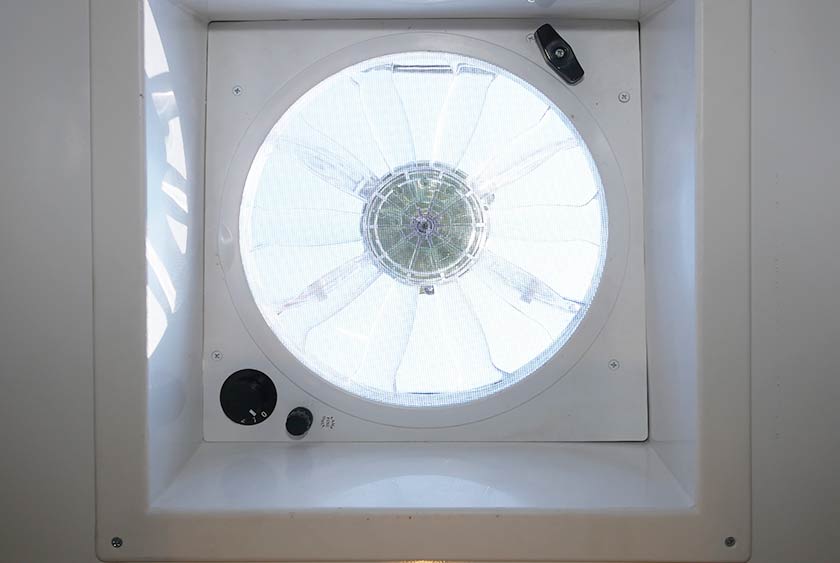 VENTILATION HATCH WITH ELECTRIC FANS 