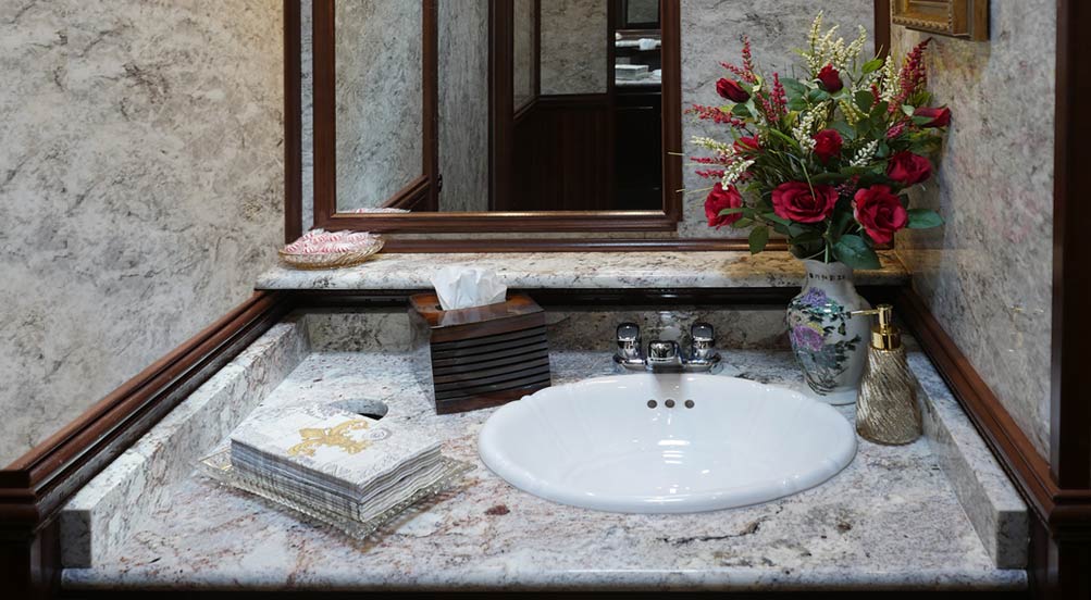 Restroom Trailer for Weddings