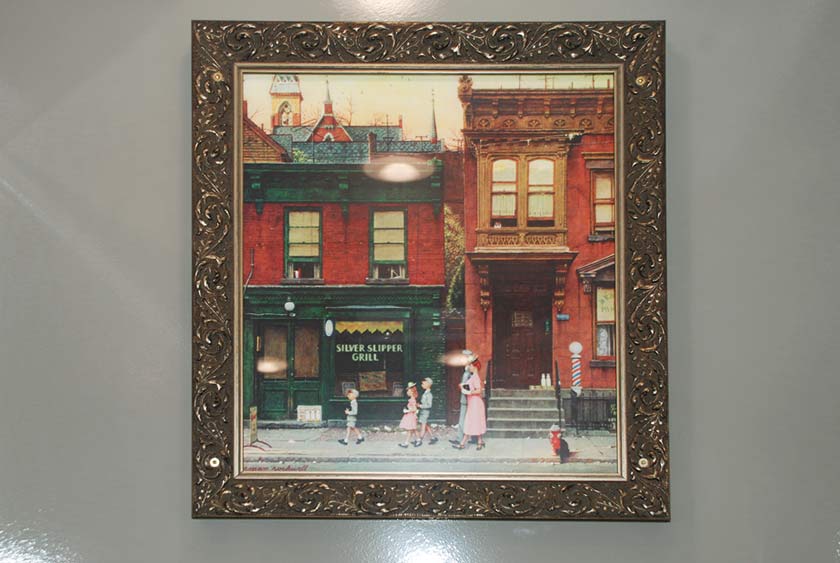 BEAUTIFUL FRAMED ARTWORK THROUGHOUT