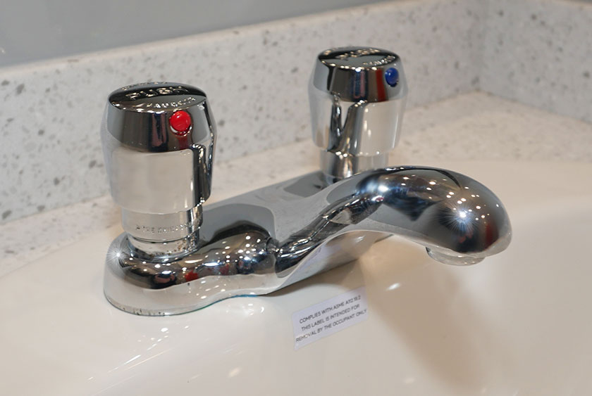 CHICAGO COMMERCIAL GRADE FAUCETS WITH AUTOMATIC WATER SHUTOFF