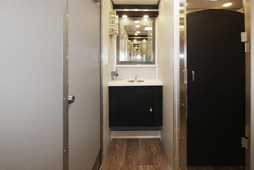 A MODERN LOOK WITH AN INDUSTRIAL TOUCH