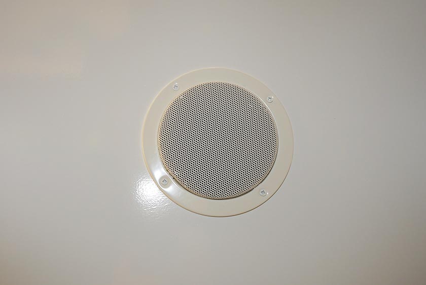 AM/FM STEREO SYSTEM WITH CD PLAYER AND CEILING MOUNT SPEAKERS 