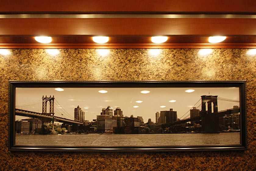 BEAUTIFUL BLACK AND WHITE ARTWORK THROUGHOUT