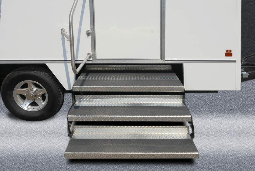 NON-SLIP STAIRCASE TO ENTER AND EXIT