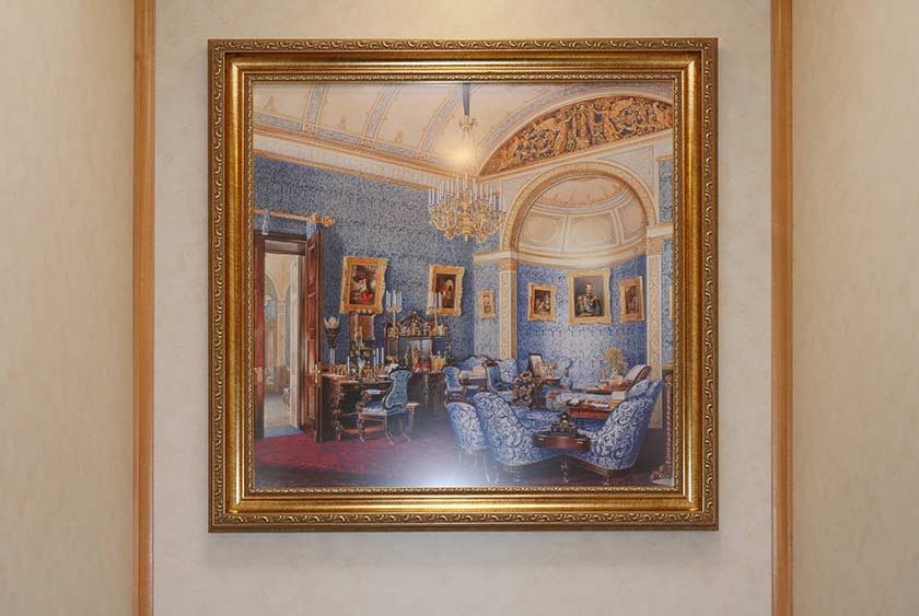 ARTWORK PROVIDES DISTINCTIVE TOUCH