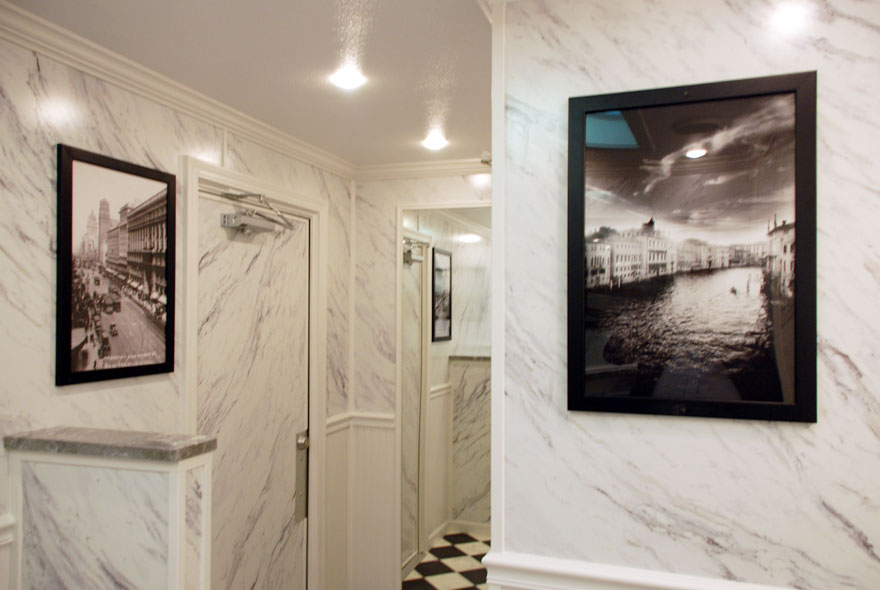 BEAUTIFUL FRAMED ARTWORK THROUGHOUT