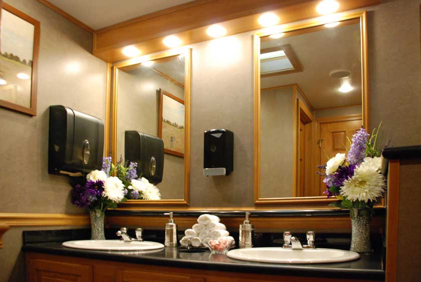 DOUBLE SINKS WITH LARGE MIRRORS