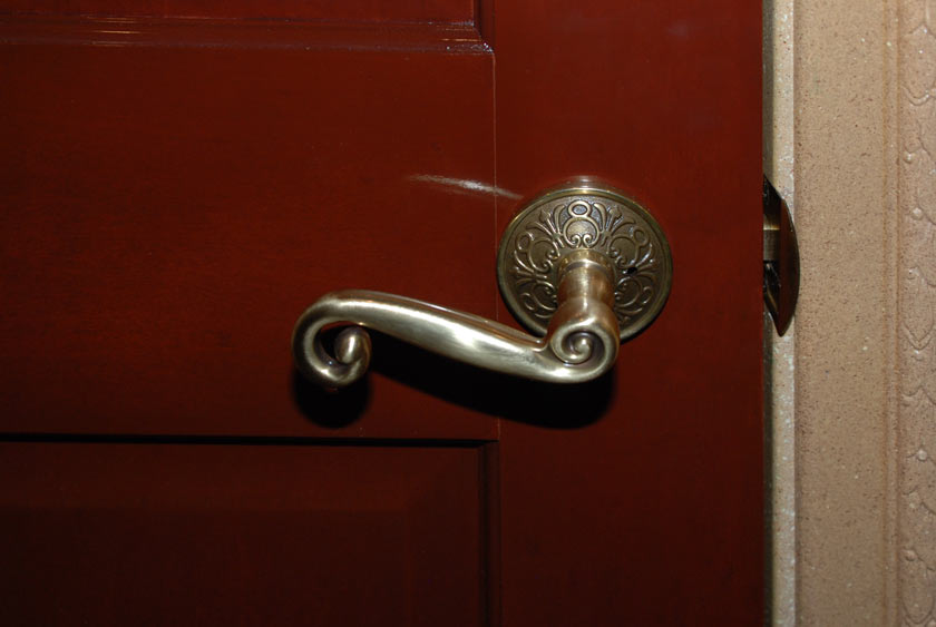 ANTIQUE BRASS LOCKING DOOR HANDLES