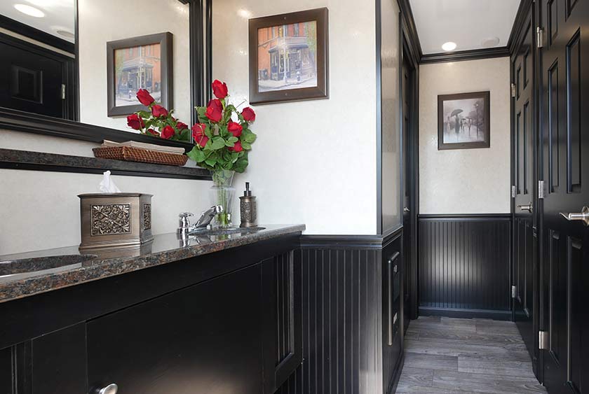 THE WILLIAMSBURG WOMEN'S SIDE ENTRANCE