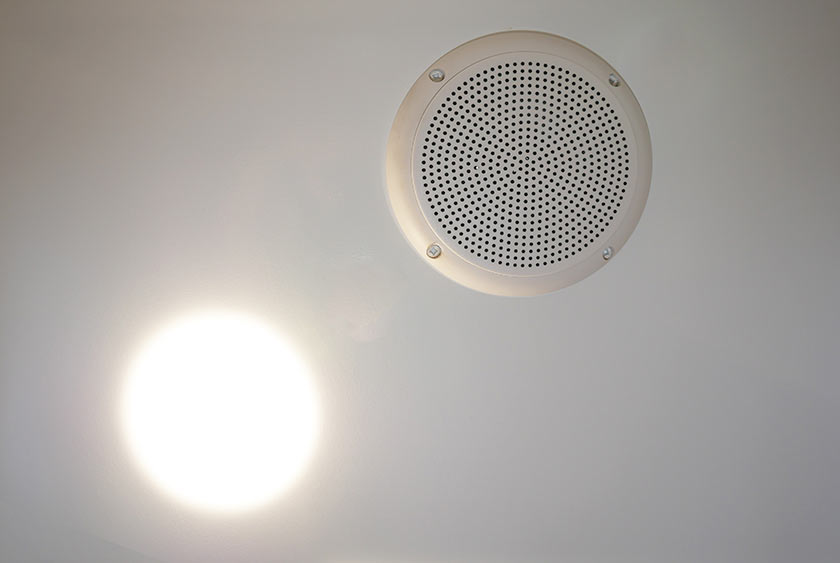 CENTRAL MUSIC SYSTEM WITH CEILING MOUNT SPEAKERS