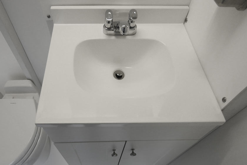 porcelain sink basin WITH HOT AND COLD RUNNING WATER